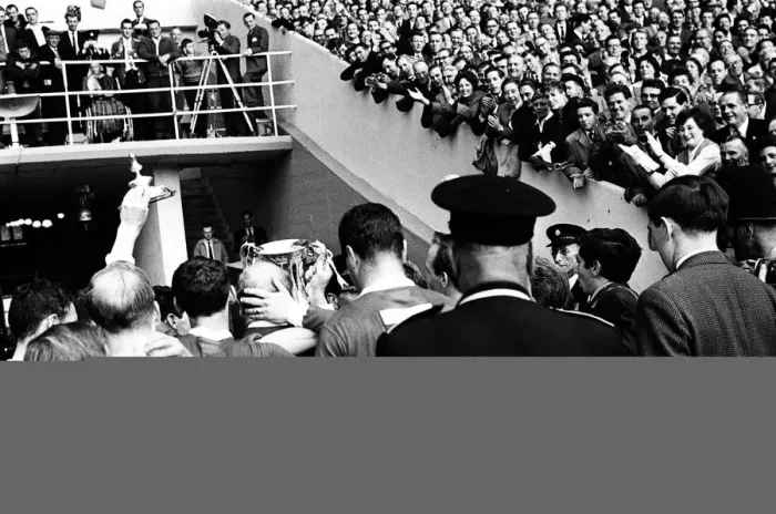 Framed Print : Leicester City 1-3 Manchester United 1963 FA Cup Final 25 / 5 / 1963 Framed Print : Leicester City 1-3 Manchester United 1963 FA Cup Final 25 / 5 / 1963