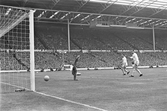 Framed Print : Leicester City 1-3 Manchester United 1963 FA Cup Final 25 / 5 / 1963 Framed Print : Leicester City 1-3 Manchester United 1963 FA Cup Final 25 / 5 / 1963