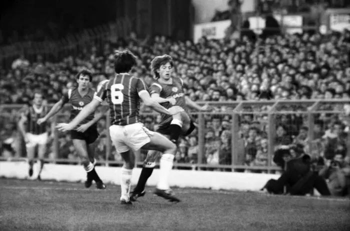 Framed Print : Leicester City 2 v. Manchester United 3. November 1984 MF18-12-009