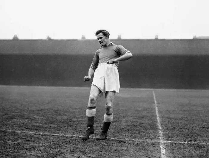 Framed Print : Leicester City footballer Don Revie during a training session at Filbert Street Framed Print : Leicester City footballer Don Revie during a training session at Filbert Street