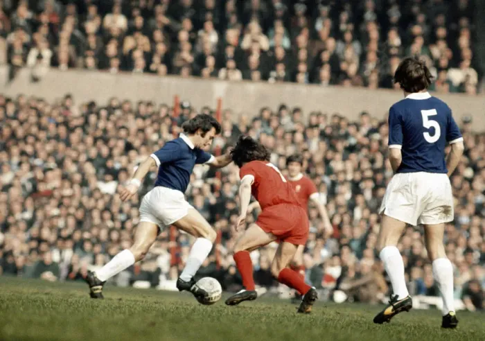 Framed Print : Leicester City v Liverpool Football Division 1 Keith Weller