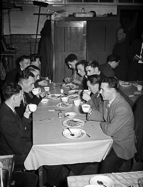 Leicester football team, FA Cup Finalists, enjoying a team meal after training at Filbert