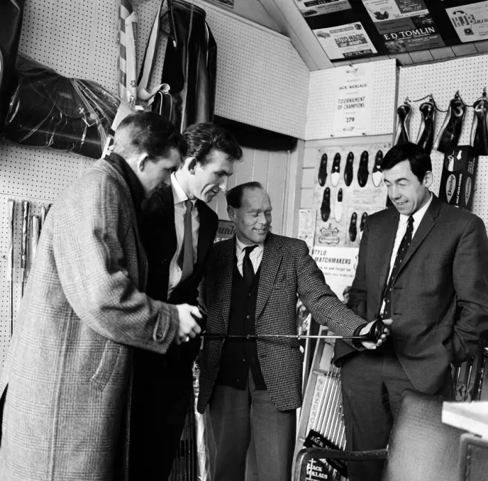 Framed Print : Leicester football team memebers including goalkeeper Gordon Banks pictured at Bob