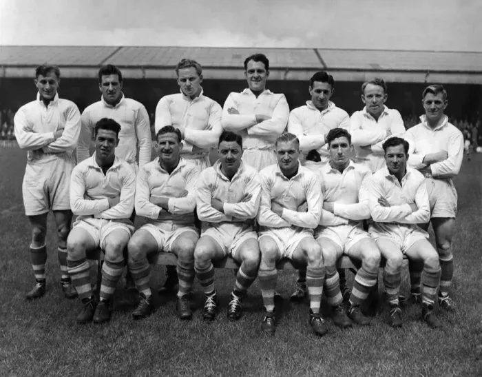 Framed Print : Leigh Rugby League team group. Left to right: Back row (standing): Kindon, W. C Framed Print : Leigh Rugby League team group. Left to right: Back row (standing): Kindon, W. C