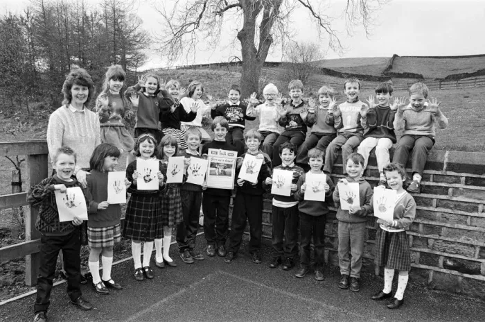 Framed Print : Lending a hand to help animals are these pupils from Hepworth Junior and Infant School