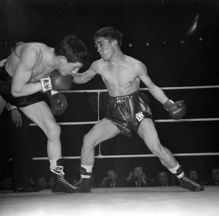 Framed Print : Lennie The Lion Williams v Frankie The Tiger Taylor April 1963 Featherweight Boxing Framed Print : Lennie The Lion Williams v Frankie The Tiger Taylor April 1963 Featherweight Boxing