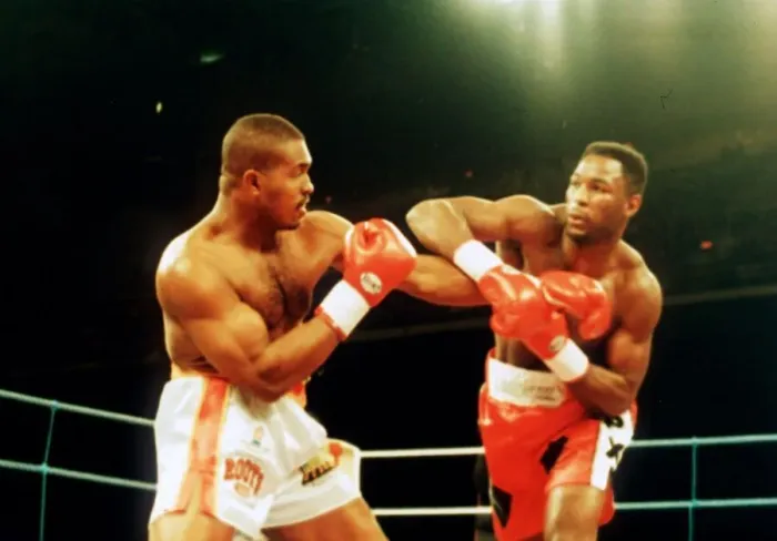 Framed Print : Lennox Lewis in action to defeat Donovan Razor Ruddock. 31st October 1992 Framed Print : Lennox Lewis in action to defeat Donovan Razor Ruddock. 31st October 1992