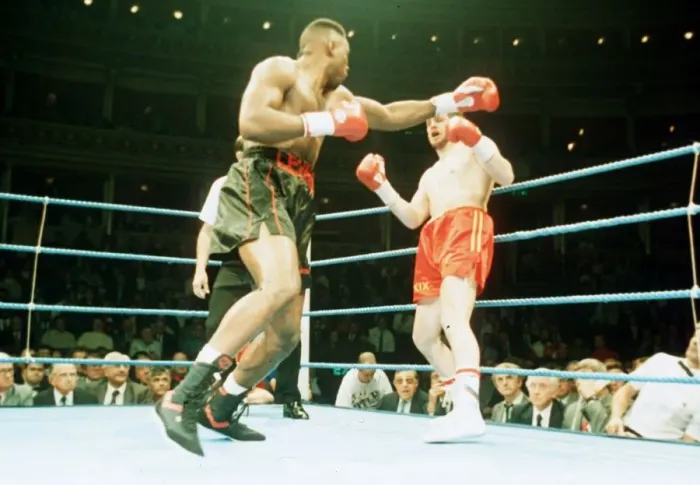 Framed Print : Lennox Lewis in action against Glenn McCrory 30th September 1991 Framed Print : Lennox Lewis in action against Glenn McCrory 30th September 1991