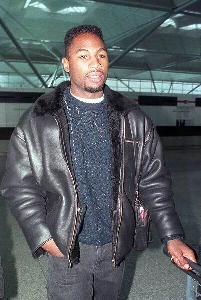 Lennox Lewis Boxing British Heavy Weight Boxer 1993 at Stansted Airport A©Mirrorpix