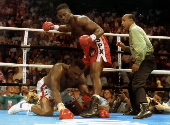 Framed Print : Lennox Lewis British Heavyweight champion in action to defeat challenger Tony Tucker in
