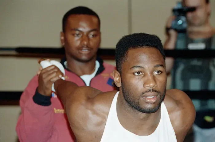 Framed Print : Lennox Lewis training ahead of his world title bout with Tony Tucker. Circa May1993 Framed Print : Lennox Lewis training ahead of his world title bout with Tony Tucker. Circa May1993