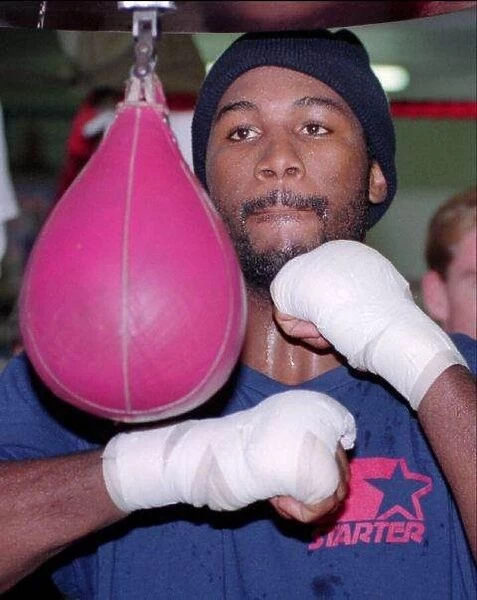 Lennox Lewis in training for his Heavyweight title fight against Oliver McCall epd