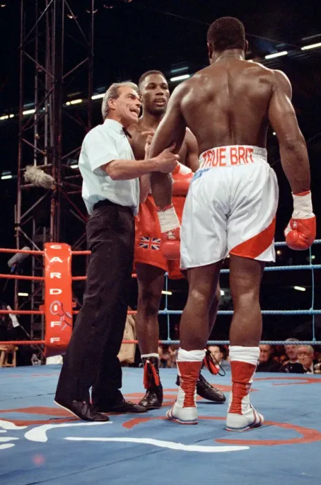 Framed Print : Lennox Lewis vs. Frank Bruno at the National Stadium, Cardiff Arms Park Framed Print : Lennox Lewis vs. Frank Bruno at the National Stadium, Cardiff Arms Park