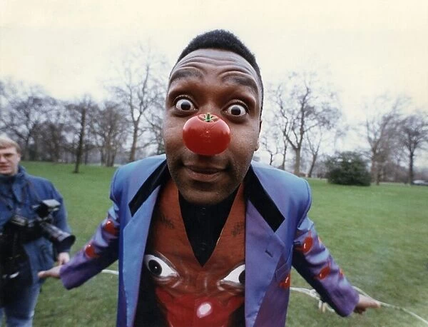 Lenny Henry fronting the squashed tomato appeal. February 1993 P017767