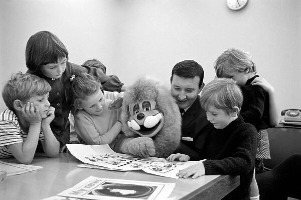 Lenny the lion is joining my news, the classroom newspaper for children aged four to six