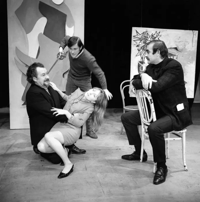 Framed Print : Leo McKern (Bearded) January 1967 holds Maureen O