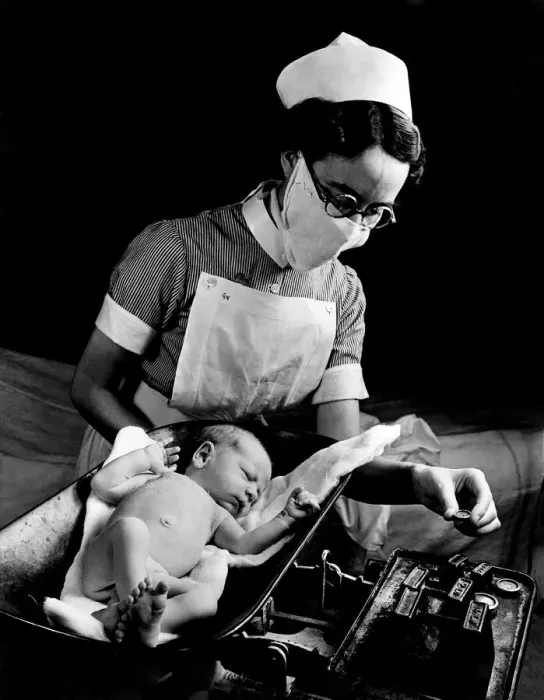 Framed Print : Leonard Reilly, 1 week old, at the Royal Northern Hospital. July 1943 P009459 Framed Print : Leonard Reilly, 1 week old, at the Royal Northern Hospital. July 1943 P009459