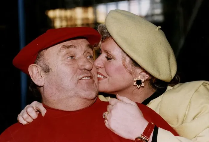 Framed Print : Les Dawson Comedian with wife having a cuddle after leaving Hospital Framed Print : Les Dawson Comedian with wife having a cuddle after leaving Hospital