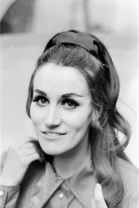 Framed Print : Lesley Gibb (21) sister of brothers Barry, Robin & Maurice Gibb of The Bee Gees Framed Print : Lesley Gibb (21) sister of brothers Barry, Robin & Maurice Gibb of The Bee Gees