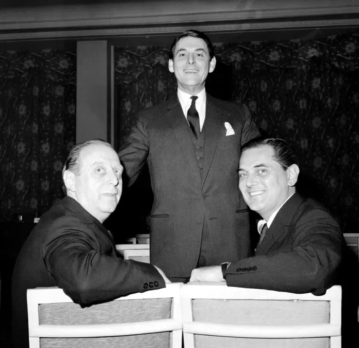 Framed Print : Leslie Grade, Robin Fox and Kenneth Rive pictured together after announcing details of