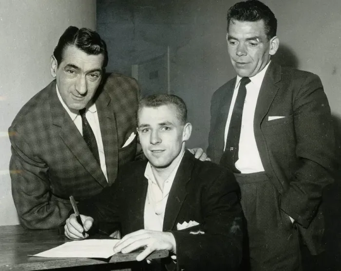 Framed Print : Lewis Mackay boxer June 1961 Signs professional boxing forms with London manager Framed Print : Lewis Mackay boxer June 1961 Signs professional boxing forms with London manager