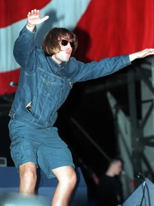 Framed Print : Liam Gaallagher performing on stage during the Oasis concert at Loch Lomond Framed Print : Liam Gaallagher performing on stage during the Oasis concert at Loch Lomond