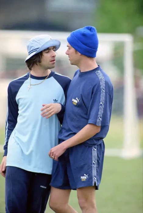 Framed Print : Liam Gallagher and Damon Albarn -May 1996 Come head to head in friendly Oasis v