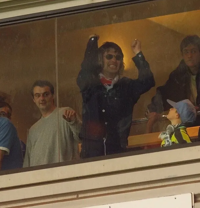 Framed Print : Liam Gallagher of Oasis celebrates Manchester May 1999 City win against Gillingham