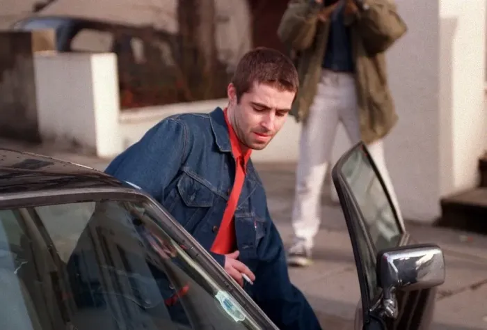 Framed Print : Liam Gallagher of Oasis pop group leaves his London Home Framed Print : Liam Gallagher of Oasis pop group leaves his London Home