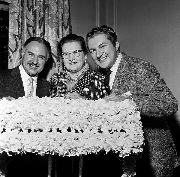 Liberace (right) with his brother George and his mother, during his visit to Southampton