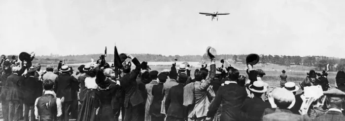Framed Print : Lieutenant Conneau, flying under the name of Beaumont seen here arriving at Brooklands to