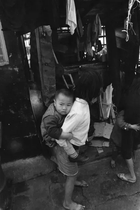 Framed Print : Life in 1960s Colonial Hong Kong, with a rapidly growing population of more than 4 Framed Print : Life in 1960s Colonial Hong Kong, with a rapidly growing population of more than 4