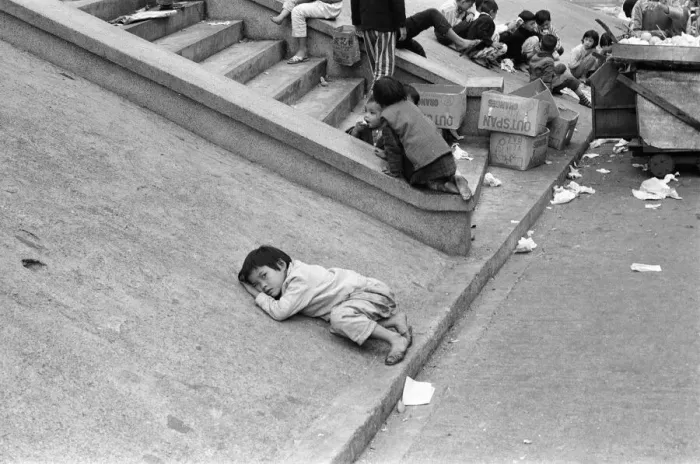 Framed Print : Life in 1960s Colonial Hong Kong, with a rapidly growing population of more than 4 Framed Print : Life in 1960s Colonial Hong Kong, with a rapidly growing population of more than 4