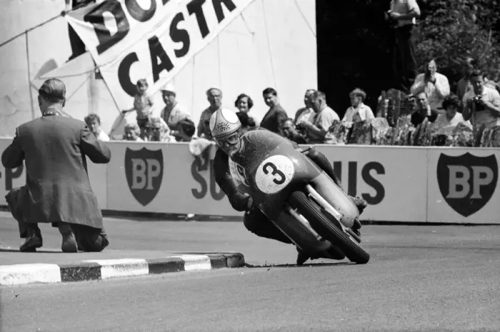 Framed Print : Lightweight 250cc race, Isle of Man. Mike Hailwood. 4th June 1964 Framed Print : Lightweight 250cc race, Isle of Man. Mike Hailwood. 4th June 1964