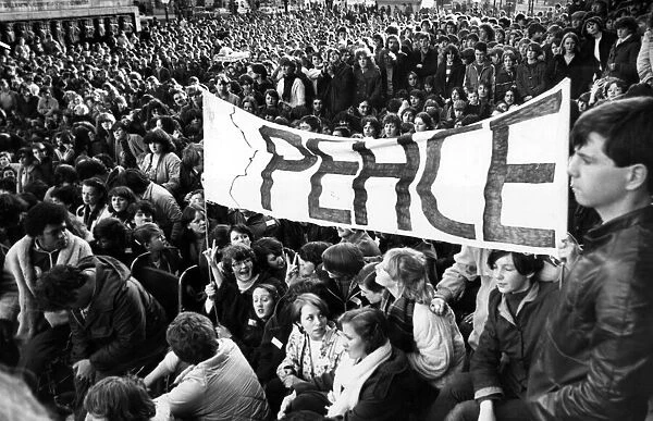 Lime Street filled with fans of all ages for a tribute to John Lennon. 27th December 1980