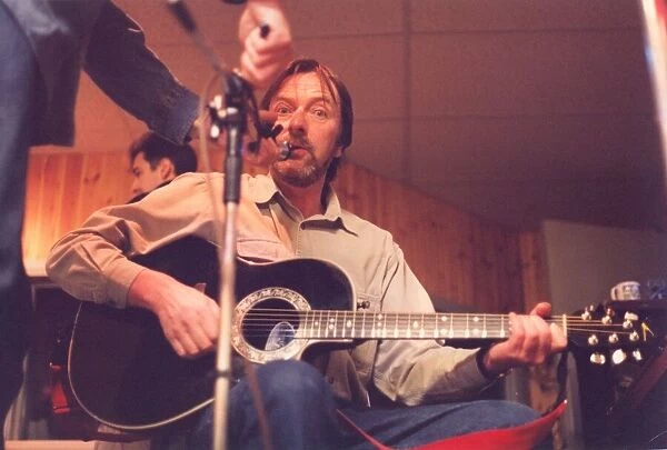 Lindisfarne rehearsing. 28  /  04  /  95. Alan Hull pictured