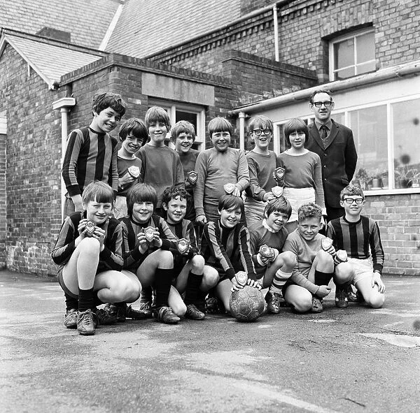 Lingdale School FC. 1971