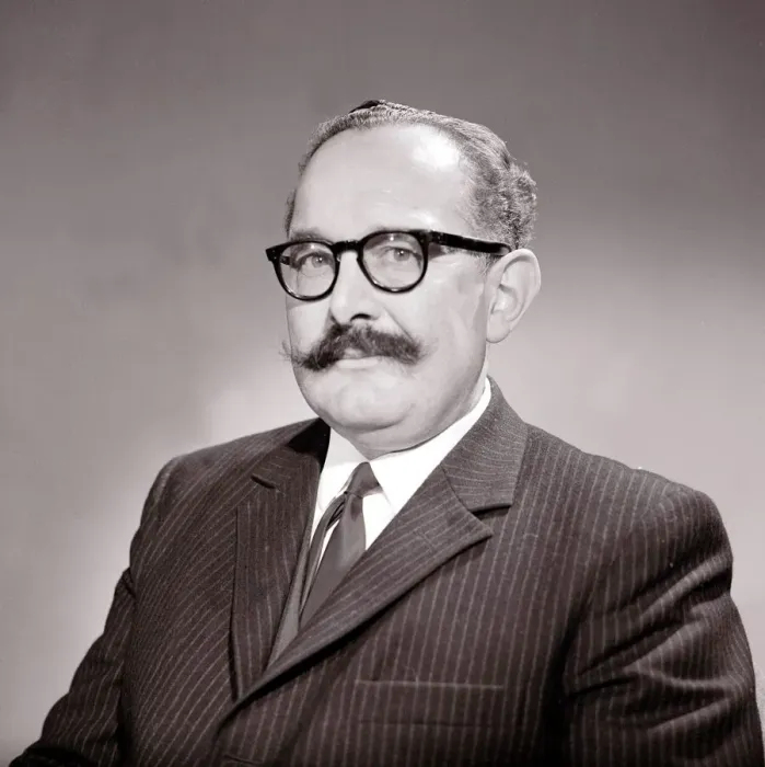 Framed Print : Lino Ferrari Also known as Dan Ferrari Daily Mirror News Desk man - later Framed Print : Lino Ferrari Also known as Dan Ferrari Daily Mirror News Desk man - later