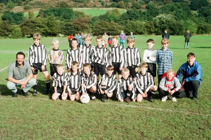 Framed Print : Linthwaite Under 11s Football Team, pictured ahead of their match against Netherton in Framed Print : Linthwaite Under 11s Football Team, pictured ahead of their match against Netherton in