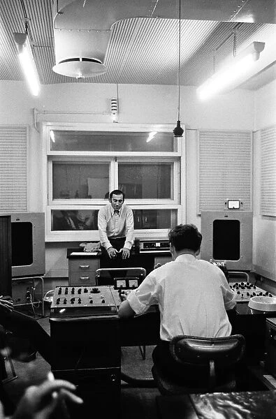 Lionel Bart at the EMI studios in St Johns Wood recording Maggie May. 9th August 1964