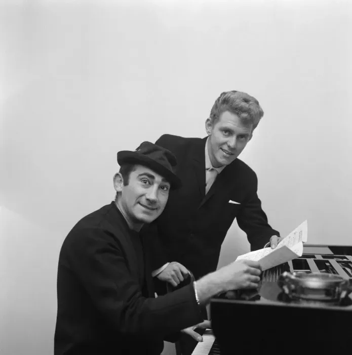 Framed Print : Lionel Bart (wearing a hat) at his office in Shaftesbury Avenue, with Shane Fenton Framed Print : Lionel Bart (wearing a hat) at his office in Shaftesbury Avenue, with Shane Fenton