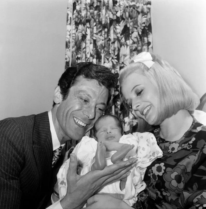 Framed Print : Lionel Blair, star of Lady Be Good'and his wife Susan with their