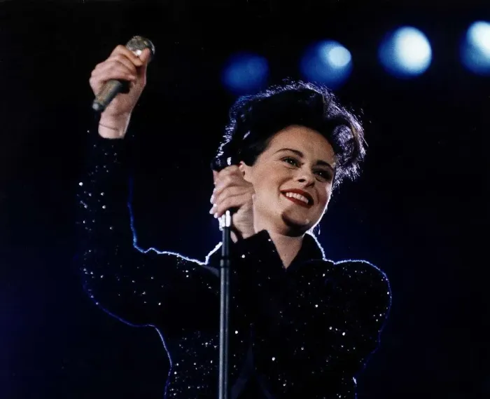 Framed Print : Lisa Stansfield Singer