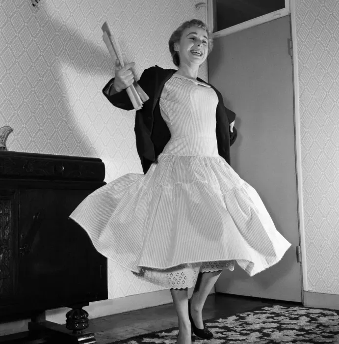 Framed Print : Little girl with a big problem... 17-year-old Barbara Windsor from Stoke Newington Framed Print : Little girl with a big problem... 17-year-old Barbara Windsor from Stoke Newington
