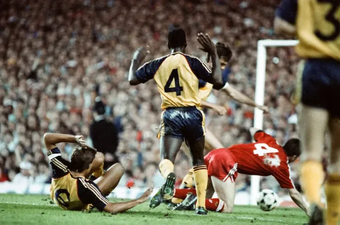 Framed Print : Liverpool 0 v 2 Arsenal, Division One League Title clincher at Anfield, Liverpool Framed Print : Liverpool 0 v 2 Arsenal, Division One League Title clincher at Anfield, Liverpool