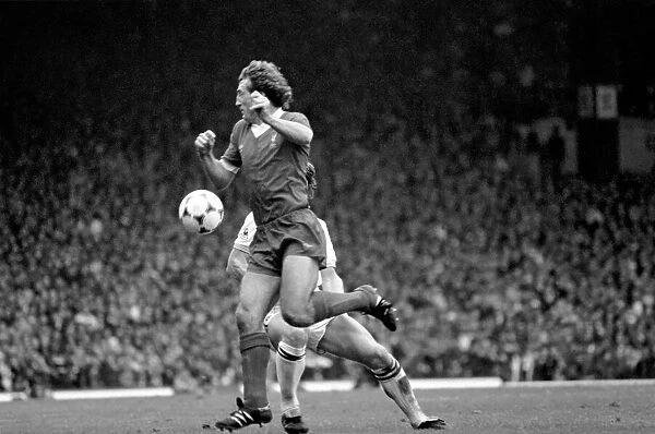 Liverpool 0 v. Aston Villa 0. Division one football September 1981 MF03-15-028