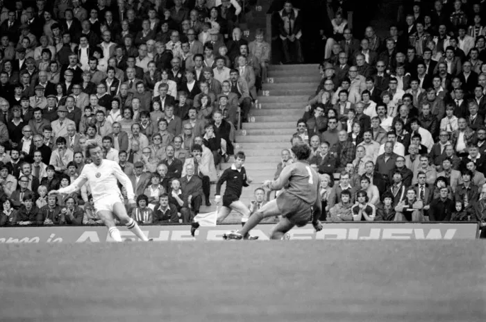 Framed Print : Liverpool 0 v. Aston Villa 0. Division one football September 1981 MF03-15-003 Framed Print : Liverpool 0 v. Aston Villa 0. Division one football September 1981 MF03-15-003