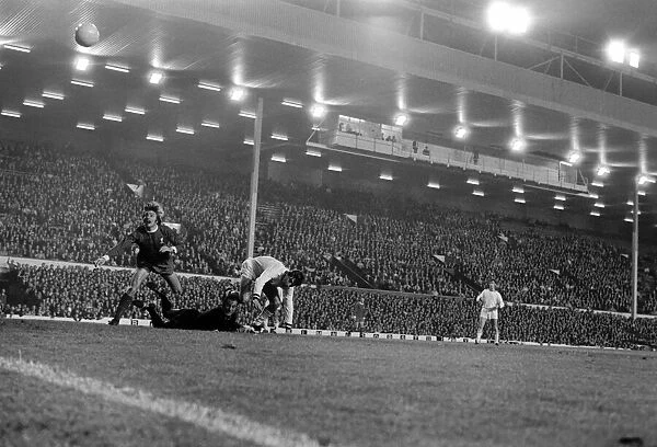 Liverpool (2) v. Servette (0). European Cup Winners Cup. September 1971 71-12067-032