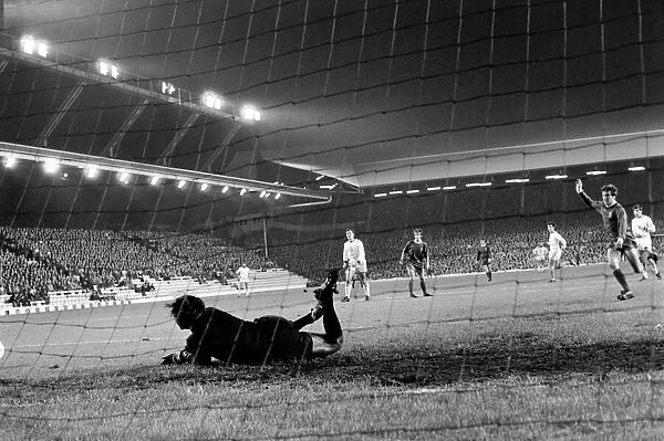 Liverpool (2) v. Servette (0). European Cup Winners Cup. September 1971 71-12067-007
