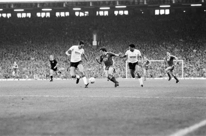 Framed Print : Liverpool 5-0 Nottingham Forest, league match at Anfield, Wednesday 13th April 1988 Framed Print : Liverpool 5-0 Nottingham Forest, league match at Anfield, Wednesday 13th April 1988